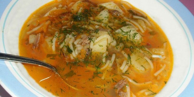 Pileća juha s krumpirom i rezancima u prehrani osoba sklonih alergijama